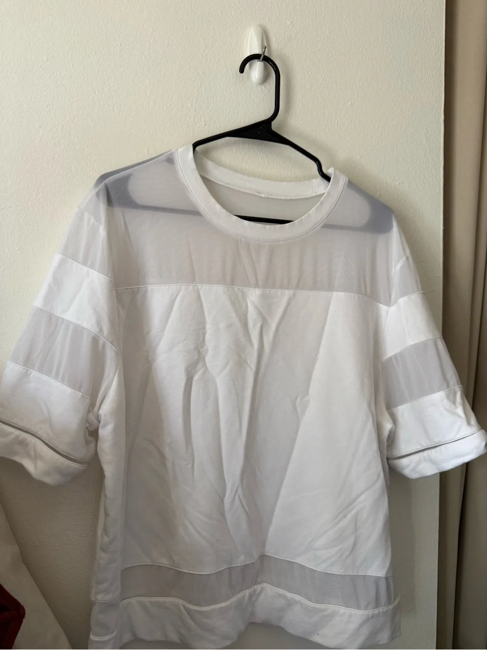 ALO Yoga lightweight white